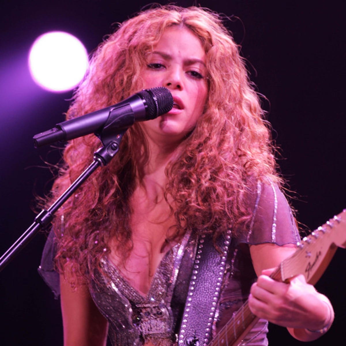 Las 10 Presentaciones En Vivo Mas Memorables De Shakira E Online Latino Co